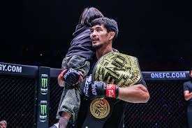 德扑 MTT 技巧：在“中后期”如何通过平跟入局（Limp）设计陷阱？（德扑 MTT 中后期策略：用平跟入池（Limp）制造陷阱）